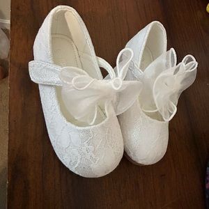 Toddler girls lace dress shoes